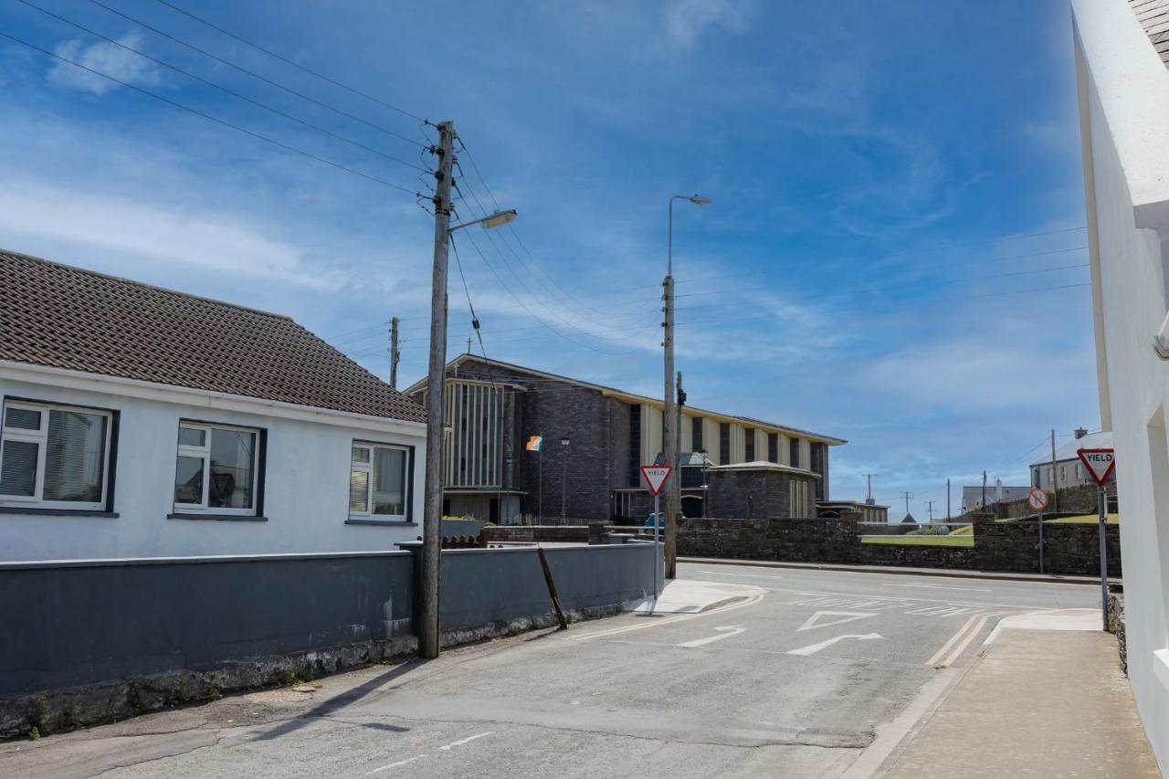 Kilkee Townhouse By Trident Holiday Homes Exterior photo